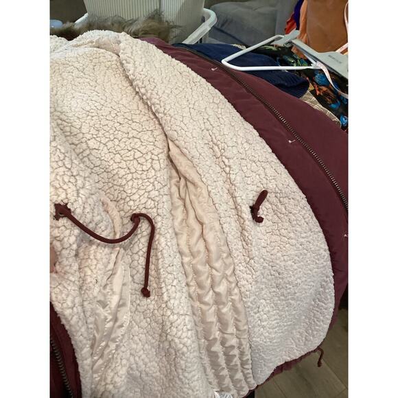 Abercrombie & Fitch Womens Parka Jacket Size Small Coat Burgundy Sherpa Preppy - Picture 5 of 13